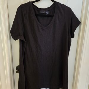 Tahari Black Short Sleeve V-Neck Tee